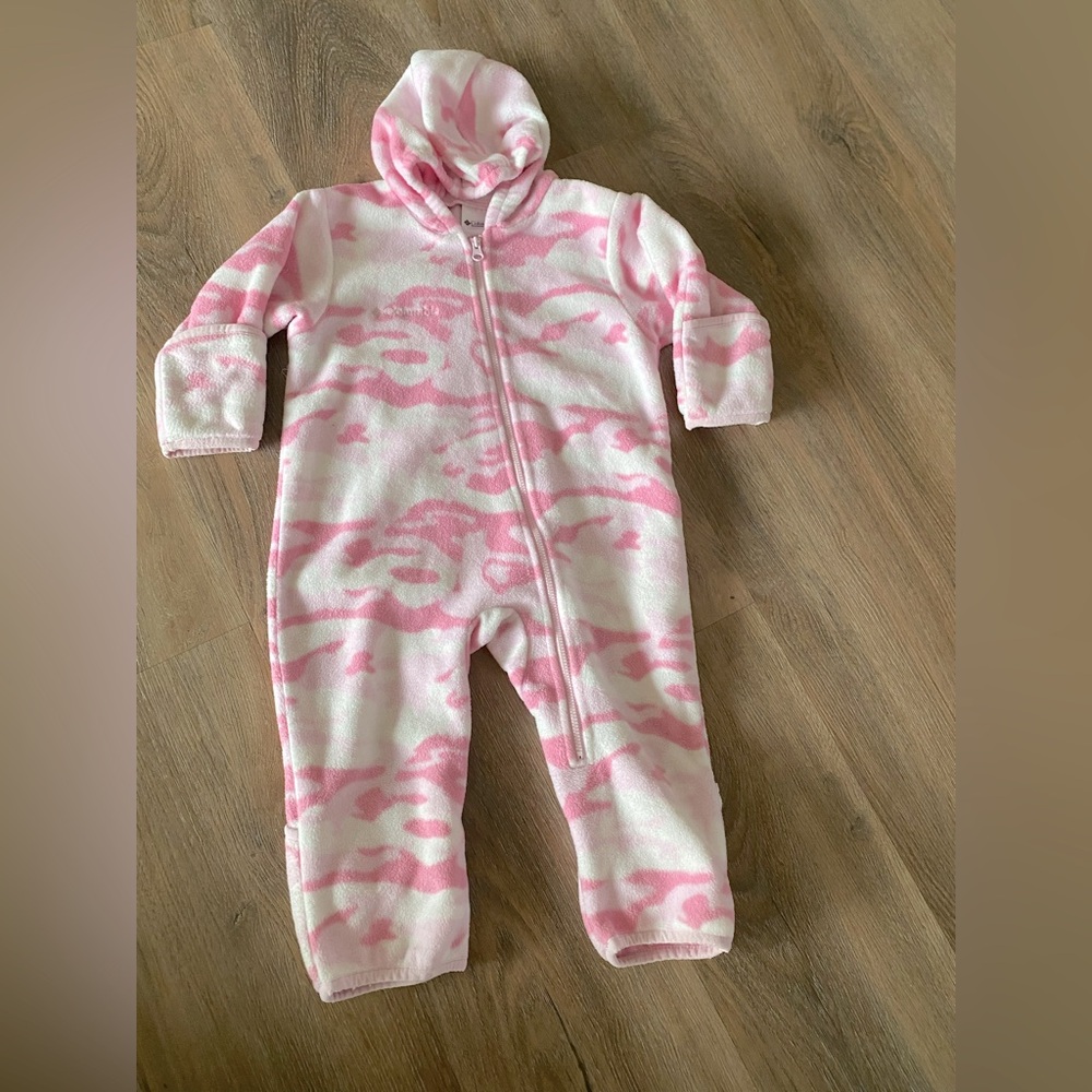 Columbia fleece, zip front snowsuit, camo, size 18 months